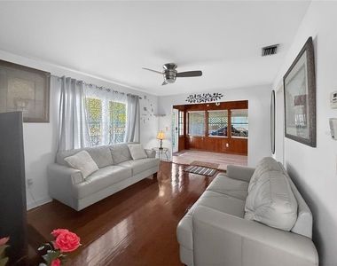 6416 N Orleans Avenue - Photo Thumbnail 8