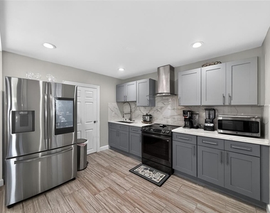 6416 N Orleans Avenue - Photo Thumbnail 12