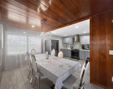 6416 N Orleans Avenue - Photo Thumbnail 14