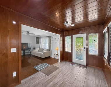 6416 N Orleans Avenue - Photo Thumbnail 4