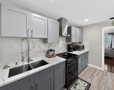 6416 N Orleans Avenue - Photo Thumbnail 13