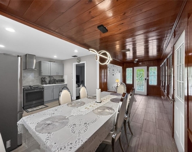 6416 N Orleans Avenue - Photo Thumbnail 10