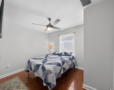 6416 N Orleans Avenue - Photo Thumbnail 19