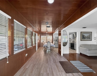 6416 N Orleans Avenue - Photo Thumbnail 5