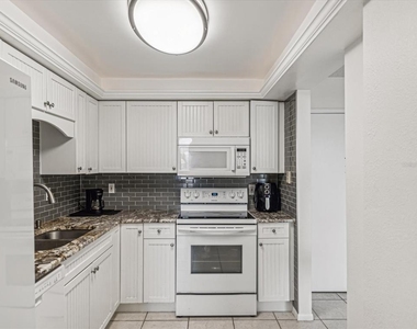 255 Dolphin Point - Photo Thumbnail 7
