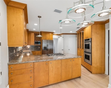 99 Ladoga Avenue - Photo Thumbnail 17
