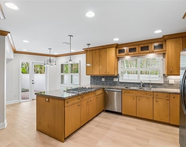 99 Ladoga Avenue - Photo Thumbnail 24