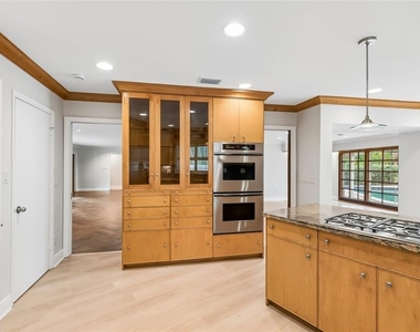 99 Ladoga Avenue - Photo Thumbnail 28