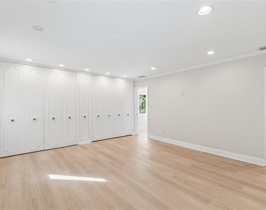 99 Ladoga Avenue - Photo Thumbnail 46