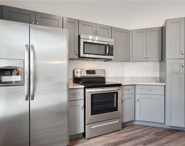 17399 Sw 25th Circle - Photo Thumbnail 4