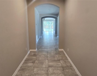 7564 Bishop Square Drive - Photo Thumbnail 17
