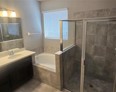 7564 Bishop Square Drive - Photo Thumbnail 45