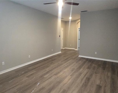 7564 Bishop Square Drive - Photo Thumbnail 41
