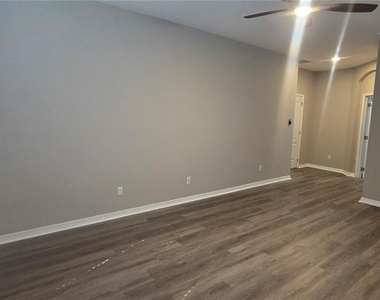 7564 Bishop Square Drive - Photo Thumbnail 40