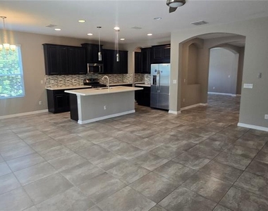 7564 Bishop Square Drive - Photo Thumbnail 34