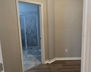 7564 Bishop Square Drive - Photo Thumbnail 37