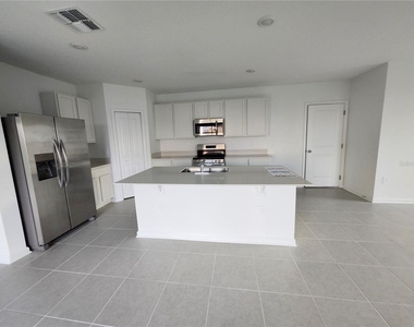 3898 Amers Loop - Photo Thumbnail 10