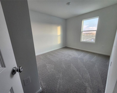 3898 Amers Loop - Photo Thumbnail 26
