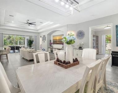 9000 Willow Brook Drive - Photo Thumbnail 7