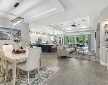 9000 Willow Brook Drive - Photo Thumbnail 5
