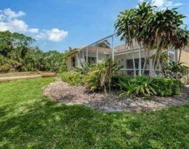 9000 Willow Brook Drive - Photo Thumbnail 2