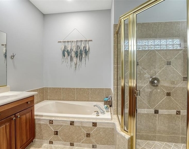 9000 Willow Brook Drive - Photo Thumbnail 13
