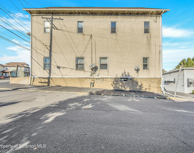 864 S Main Street - Photo Thumbnail 17