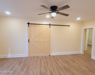 864 S Main Street - Photo Thumbnail 4