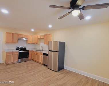 864 S Main Street - Photo Thumbnail 8