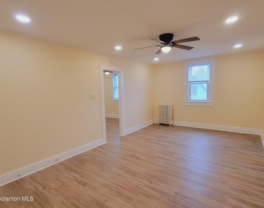 864 S Main Street - Photo Thumbnail 7