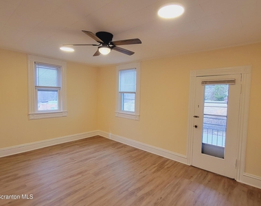 864 S Main Street - Photo Thumbnail 10