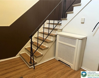 1201 E 4th Street - Photo Thumbnail 1