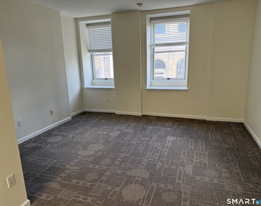 84 Wall Street - Photo Thumbnail 10