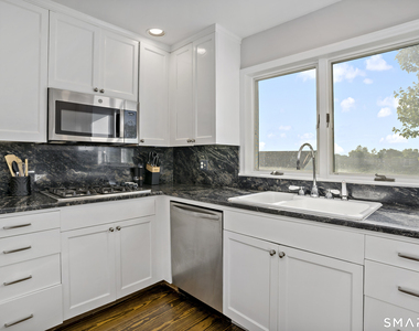 1016 Fairfield Beach Road - Photo Thumbnail 19