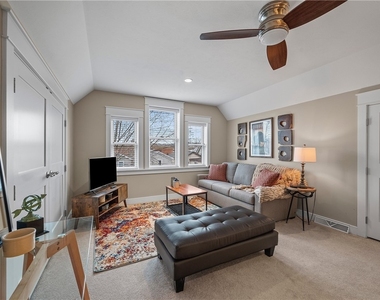 706 Ivy St Unit 2 - Photo Thumbnail 28