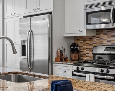 706 Ivy St Unit 2 - Photo Thumbnail 14