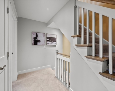 706 Ivy St Unit 2 - Photo Thumbnail 17