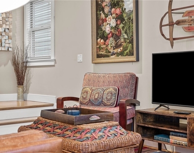706 Ivy St Unit 2 - Photo Thumbnail 16