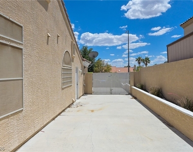 968 E Robindale Road - Photo Thumbnail 59