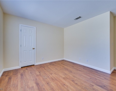 968 E Robindale Road - Photo Thumbnail 43