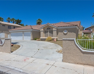 968 E Robindale Road - Photo Thumbnail 2