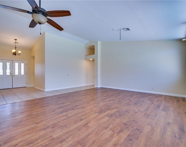 968 E Robindale Road - Photo Thumbnail 6