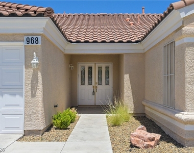 968 E Robindale Road - Photo Thumbnail 4