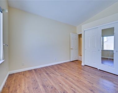 968 E Robindale Road - Photo Thumbnail 45