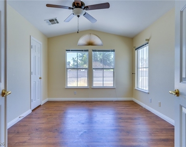 968 E Robindale Road - Photo Thumbnail 50