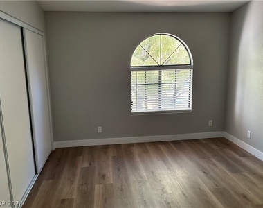 2635 S Durango Drive - Photo Thumbnail 8