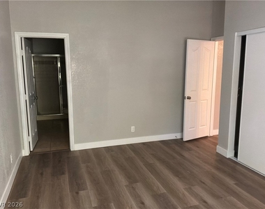 2635 S Durango Drive - Photo Thumbnail 7