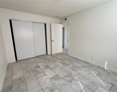 212 Orland Street - Photo Thumbnail 7