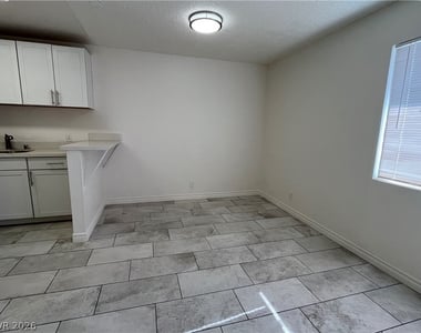 212 Orland Street - Photo Thumbnail 11