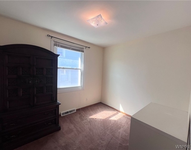 480 W Hazeltine Avenue - Photo Thumbnail 11